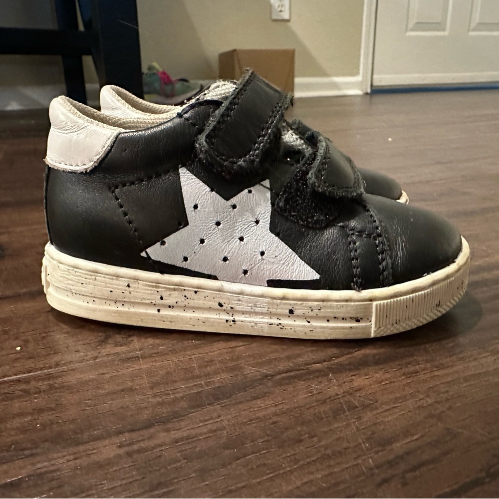 Falcotto sneakers girls size 4.5